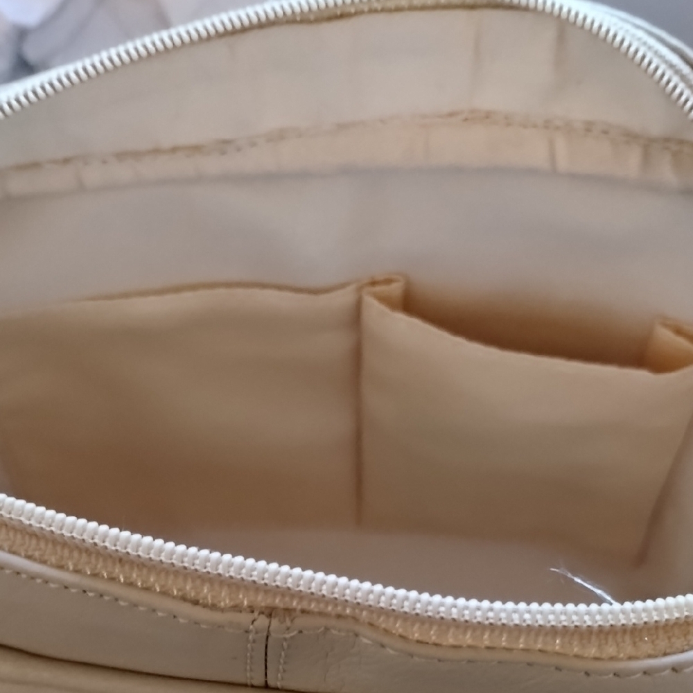 Chic Beige Leather Shoulder Bag - Picture 16 of 16